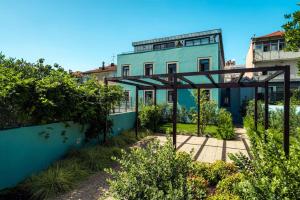 Κήπος έξω από το Swimming Pool Luxury House 1