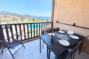 Zdjęcie z galerii obiektu CAPCENTRE 4 pax PISCINE et Vue mer CAP ESTEREL Agay w miejscowości Saint-Raphaël