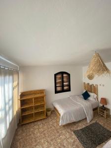 Lova arba lovos apgyvendinimo įstaigoje Sable Beach Surf Camp & Hostel Taghazout