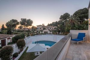 Fotografia z galérie ubytovania Villa encantadora junto a la playa en Los Monteros con seguridad 24 horas v Marbelli
