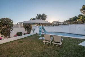 Fotografia z galérie ubytovania Villa encantadora junto a la playa en Los Monteros con seguridad 24 horas v Marbelli