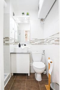 Kúpeľňa v ubytovaní Silver Lodge Ezüstpart Apartman