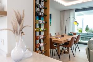 Zdjęcie z galerii obiektu 4 BDRM Luxury Retreat w/ Stunning Sea Views w mieście Estepona