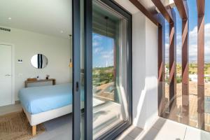 Zdjęcie z galerii obiektu 4 BDRM Luxury Retreat w/ Stunning Sea Views w mieście Estepona