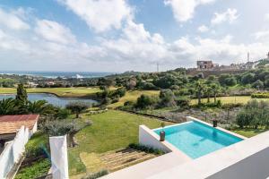 Zdjęcie z galerii obiektu 4 BDRM Luxury Retreat w/ Stunning Sea Views w mieście Estepona +37 zdjęć