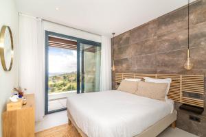 Zdjęcie z galerii obiektu 4 BDRM Luxury Retreat w/ Stunning Sea Views w mieście Estepona