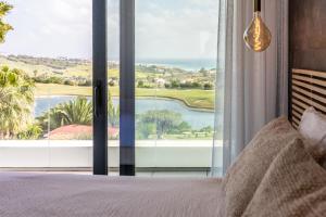 Zdjęcie z galerii obiektu 4 BDRM Luxury Retreat w/ Stunning Sea Views w mieście Estepona