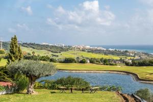 Zdjęcie z galerii obiektu 4 BDRM Luxury Retreat w/ Stunning Sea Views w mieście Estepona