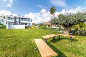 Zdjęcie z galerii obiektu 4 BDRM Luxury Retreat w/ Stunning Sea Views w mieście Estepona