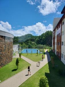 Pemandangan kolam renang di Golden Gramado Resort atau berdekatan