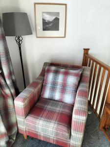 Posezení v ubytování Seaview cosy 2 bed home in Lamlash - 'Mid Drive'