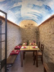 Photo de la galerie de l'établissement Castello di Pupaggi, à Sellano