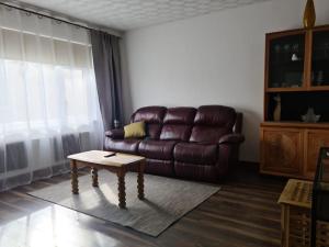 Gallery image of Charming spacious 2 bed apartment in quiet area in Exhall +5 photos