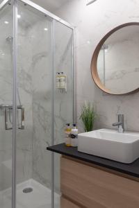 Phòng tắm tại Fashion Luxury House