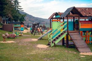 Vaikų žaidimų erdvė apgyvendinimo įstaigoje Agriturismo La Cerra