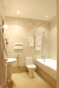 A bathroom at Hotel Vedzisi