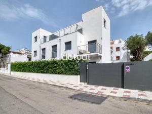 Fotografie z fotogalerie ubytování AVINGUDA MADRID 27 BAJOS b v destinaci Platja  d'Aro