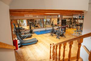 Fitnes oz. oprema za telovadbo v nastanitvi Moving Rooms