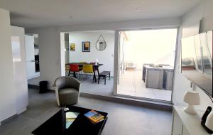 Fotografia z galérie ubytovania MAGNIFIQUE APPARTEMENT T4 GRAND STANDING - VUE MER PANORAMIQUE ET PISCINE v destinácii Bandol