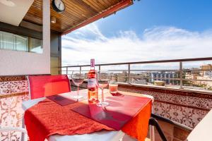 Balkón alebo terasa v ubytovaní La Nogalera - Sea view apartment in the heart of Torremolinos