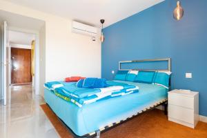 Posteľ alebo postele v izbe v ubytovaní La Nogalera - Sea view apartment in the heart of Torremolinos