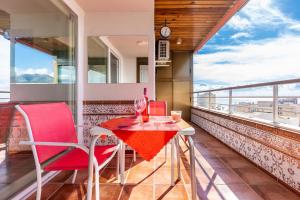Balkón alebo terasa v ubytovaní La Nogalera - Sea view apartment in the heart of Torremolinos