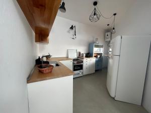 Ett kök eller pentry på La Casa de Tirajana free wifi 600 mb