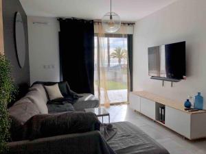 Fotografija v galeriji nastanitve Le 9.13 - T2 neuf de standing vue mer v mestu Bandol