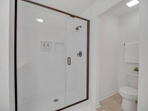Ein Badezimmer in der Unterkunft Gorgeous New Townhome/Charlotte!
