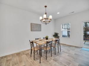 Galeriebild der Unterkunft Gorgeous New Townhome/Charlotte! in Charlotte