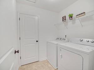 Galeriebild der Unterkunft Gorgeous New Townhome/Charlotte! in Charlotte