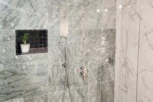 Koupelna v ubytování My Piazza Navona Dream Split Level Apartment - Top Collection + 13 fotografií