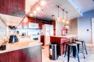 Kuchyň nebo kuchyňský kout v ubytování Laketown Wharf 734 By Aneliya