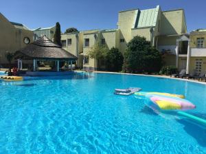 The swimming pool at or close to Helena Stúdió Apartman