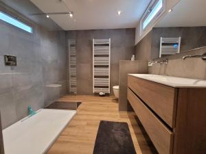 Bilik mandi di De Wentehoeve +70 gambar