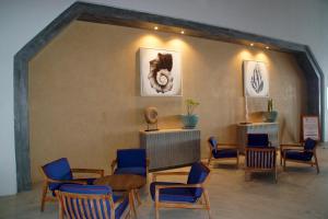 Khu vực ghế ngồi tại Royal Villas Resort