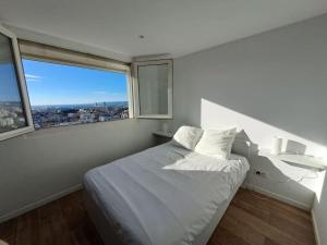 Fotografia z galérie ubytovania Duplex Vue 180° avec mer et Parking gratuit v destinácii Marseille