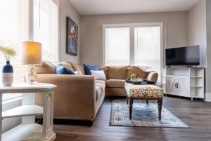 Μια τηλεόραση ή/και κέντρο ψυχαγωγίας στο Midtown Cottage