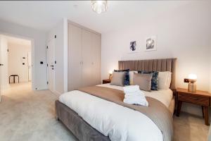 Gallery image of Deluxe Harrow Wembley Apartment in Harrow +14 photos