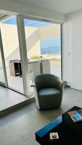 Fotografia z galérie ubytovania MAGNIFIQUE APPARTEMENT T4 GRAND STANDING - VUE MER PANORAMIQUE ET PISCINE v destinácii Bandol