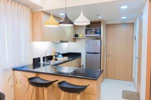 Kuchyň nebo kuchyňský kout v ubytování MOA Shore 3 New Modern One bedroom Condo