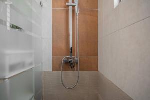Koupelna v ubytování Escape 4BR Penthouse Close to Blue Mall 7&8FLR with Private Rooftop OutdoorTerrace