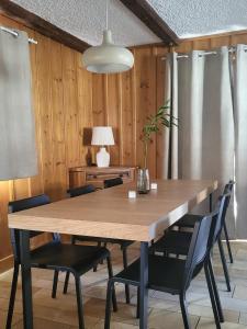 Gallery image of Chalet, Bagnes, Suisse in Le Châble +16 photos