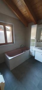Koupelna v ubytování Chalet, Bagnes, Suisse + 12 fotografií