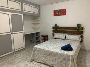 A bed or beds in a room at Hospedaje Las Canelas