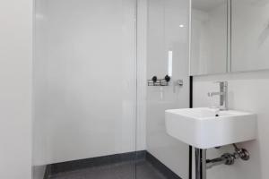 Koupelna v ubytování Allurity Hotel