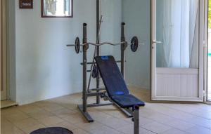 The fitness centre and/or fitness facilities at Beautiful Home In Castiglion Fiorentino