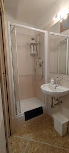 Ένα μπάνιο στο Cisanello Room Rent