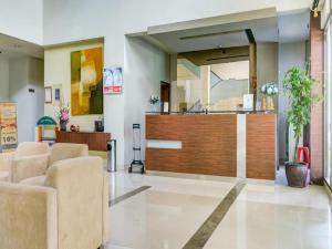 Posezení v ubytování Grand Cikarang Hotel