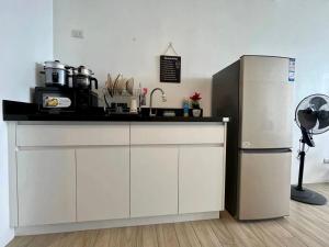 Imagen de la galería de Cebu City Condo Hotel in Meridian with Netflix and WIFI, near Ayala and IT Park U7 09 11, en Cebú 3 fotos más